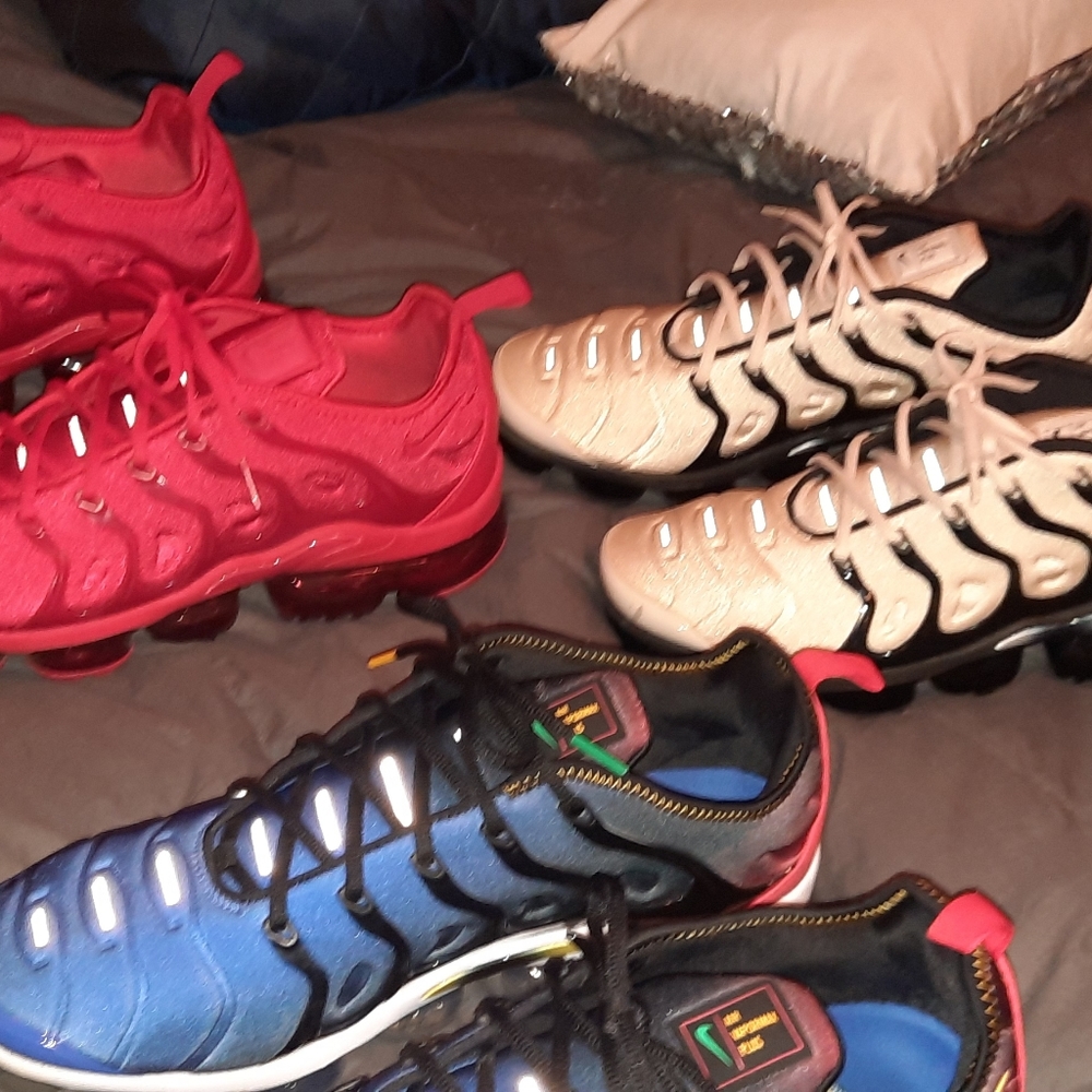 Shoes - Picture 2 of 7